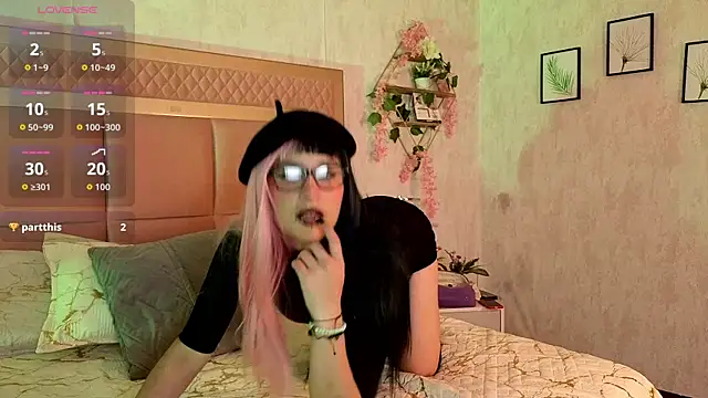 Snapshot of RobinBennett chatting on October 2025 11:29:01 AM RobinBennett online show from October 2025 11:29:01 AM