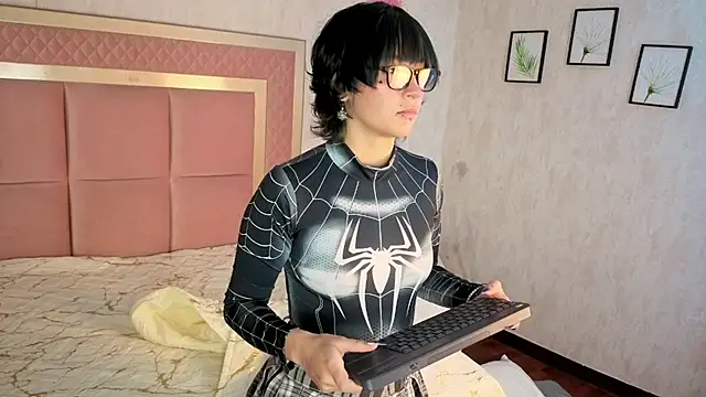 Snapshot of RobinBennett chatting on November 2025 12:22:02 PM RobinBennett online show from November 2025 12:22:02 PM