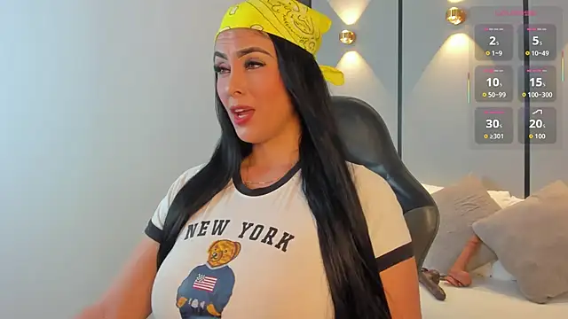 ashly moonn online show from June 2026 12:37:01 PM