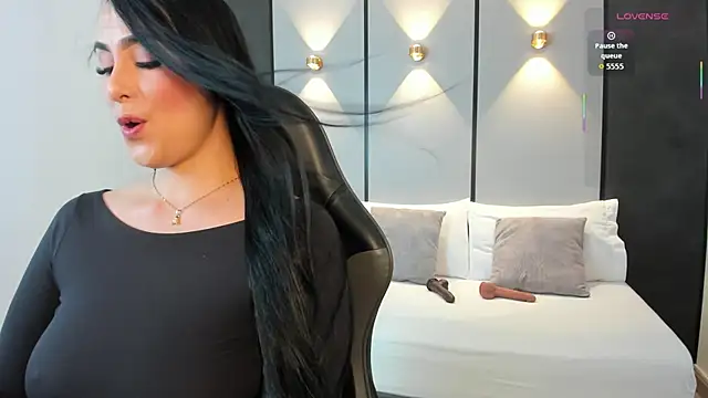 ashly moonn online show from June 2026 12:31:02 PM