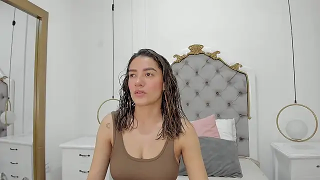 Skylerwhite02 online show from May 2026 03:34:01 AM