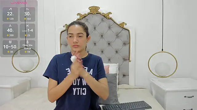 Skylerwhite02 online show from May 2026 03:45:02 AM