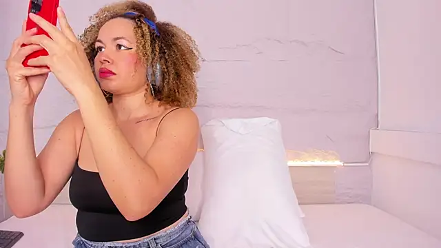 Snapshot of marianarey1_ chatting on October 2025 11:51:02 AM marianarey1 online show from October 2025 11:51:02 AM