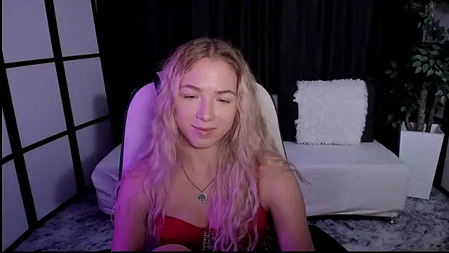 Susan Mimi online show from October 2025 02:52:01 AM