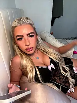 Snapshot of BlondeBetty chatting on January 2026 11:36:01 AM BlondeBetty online show from January 2026 11:36:01 AM