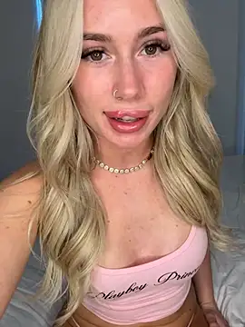 SexySaraxxoo online show from April 2026 05:30:01 PM