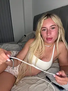 SexySaraxxoo online show from June 2026 09:28:02 PM