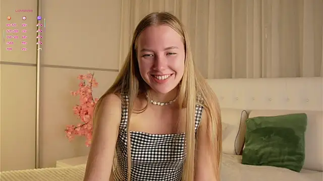 AlbaMesick online show from October 2025 11:32:02 AM