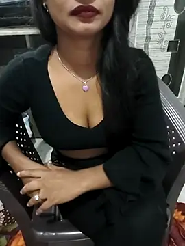 Itz Mayra  online show from November 2025 07:35:01 PM