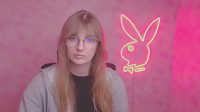 Snapshot of NeyliDream chatting on October 2025 12:25:01 PM NeyliDream online show from October 2025 12:25:01 PM