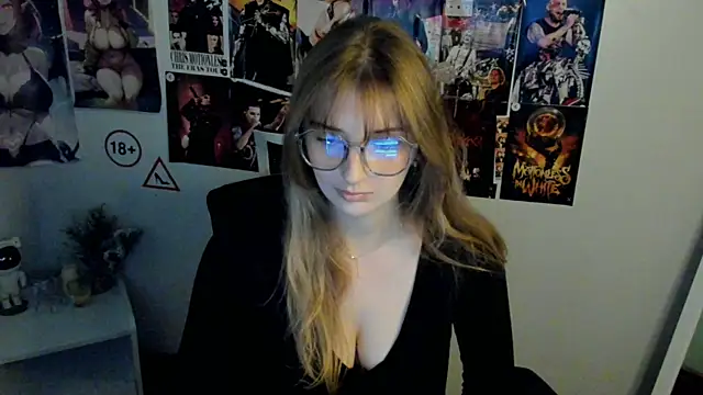 Snapshot of NeyliDream chatting on October 2025 12:48:02 PM NeyliDream online show from October 2025 12:48:02 PM