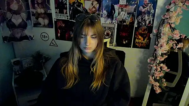 Snapshot of NeyliDream chatting on November 2025 01:14:02 PM NeyliDream online show from November 2025 01:14:02 PM