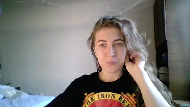 Snapshot of Mireeina chatting on July 2026 06:22:02 PM Mireeina online show from July 2026 06:22:02 PM
