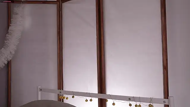 glowwww  online show from December 2025 08:17:01 PM