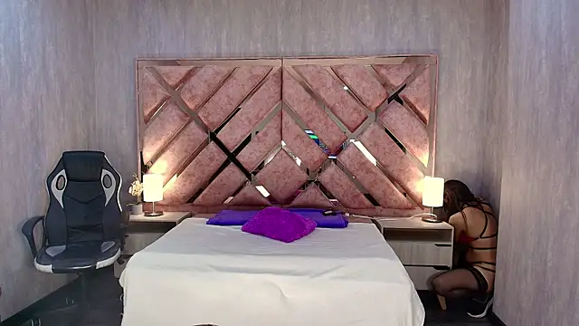 ANABELL BROWN online show from November 2025 07:36:01 PM