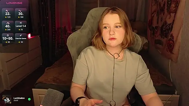 Snapshot of OliviaBlade chatting on September 2025 05:03:02 PM OliviaBlade online show from September 2025 05:03:02 PM