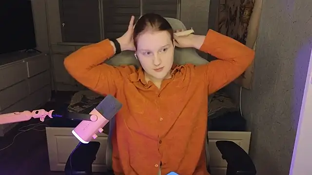 Snapshot of OliviaBlade chatting on October 2025 03:40:02 PM OliviaBlade online show from October 2025 03:40:02 PM