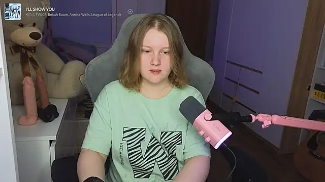 Snapshot of OliviaBlade chatting on November 2025 01:46:01 PM OliviaBlade online show from November 2025 01:46:01 PM