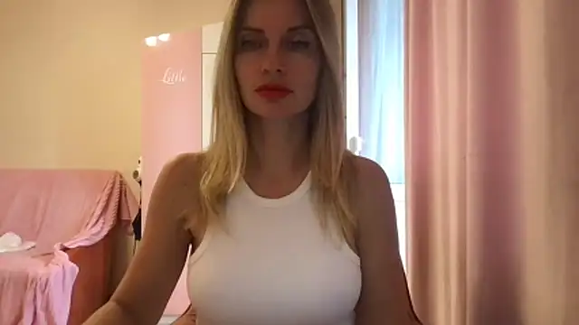 KarelliaStar online show from May 2026 03:06:01 PM