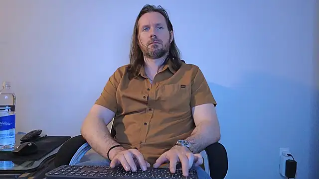 AlbinoAdonis online show from April 2026 01:43:01 AM