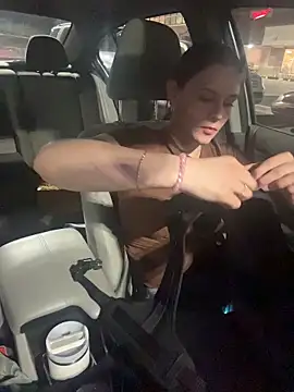 Snapshot of AllesandraLove chatting on March 2026 01:20:02 AM AllesandraLove online show from March 2026 01:20:02 AM