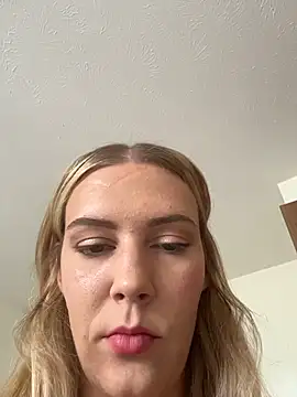 AllesandraLove online show from July 2026 07:39:01 PM