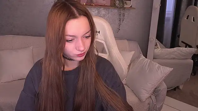 FoxyMayy online show from December 2025 06:11:01 AM