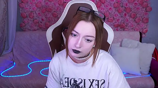 FoxyMayy online show from June 2026 08:01:01 PM