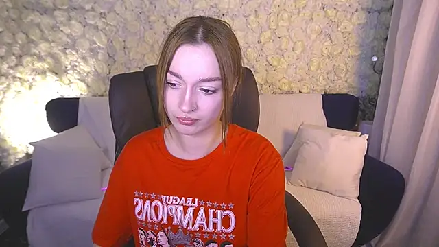 FoxyMayy online show from June 2026 07:49:01 PM