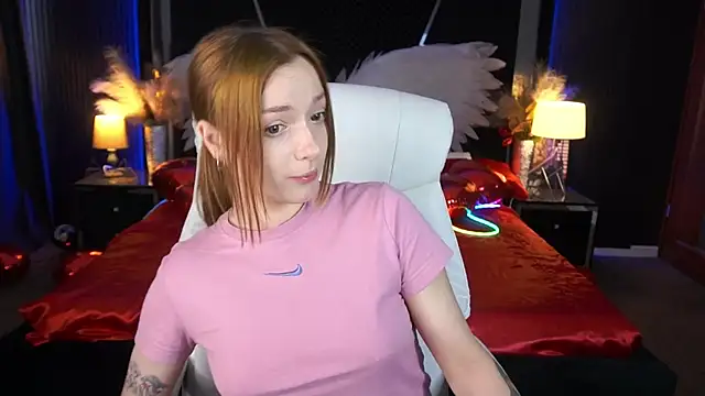 FoxyMayy online show from June 2026 12:42:02 PM