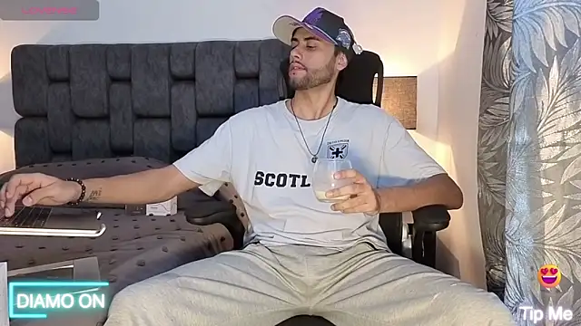 Snapshot of Thomas_redcol chatting on October 2025 04:24:02 PM Thomas redcol online show from October 2025 04:24:02 PM