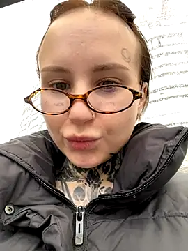 bebabenny online show from September 2025 06:48:02 AM
