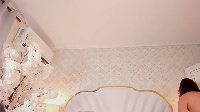 Lauuu2007 online show from December 2025 08:39:02 PM