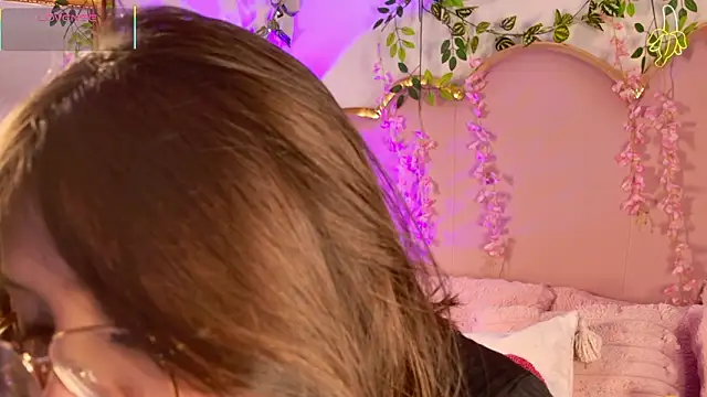 Lauuu2007 online show from March 2026 08:24:02 PM