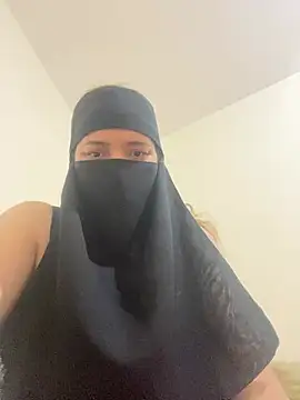 Snapshot of Wild-Nayra chatting on February 2026 09:21:01 PM Wild-Nayra online show from February 2026 09:21:01 PM