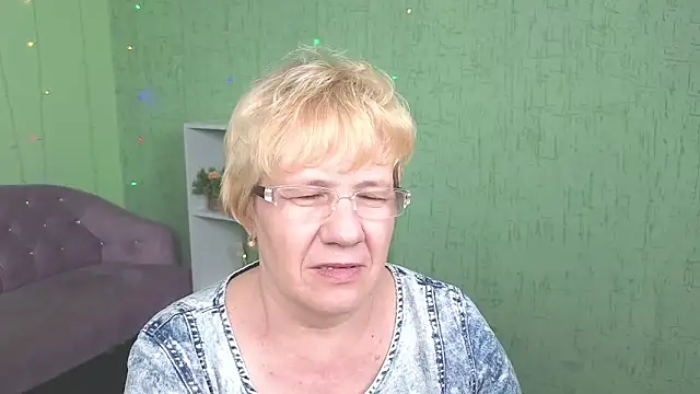 Snapshot of Lacey_Lavender chatting on September 2025 08:28:02 AM Lacey Lavender online show from September 2025 08:28:02 AM