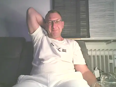 Snapshot of niezlomny75 chatting on September 2025 07:15:02 PM niezlomny75 online show from September 2025 07:15:02 PM