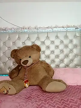 ZARAY 1118 online show from October 2025 09:31:01 PM