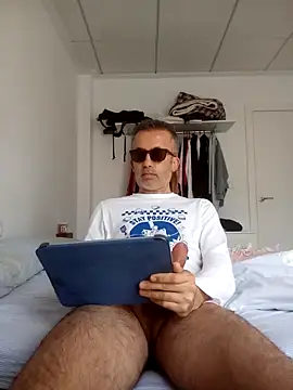 EmilioTaladdro online show from May 2026 05:56:02 AM