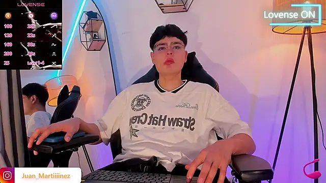 Im Juaniito online show from October 2025 04:11:01 AM