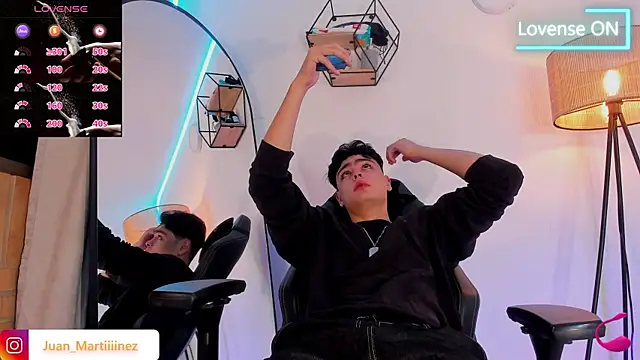 Im Juaniito online show from October 2025 04:12:01 AM