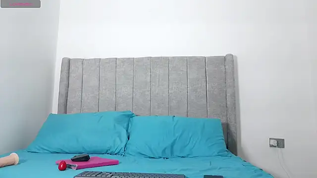 Marianah10 online show from September 2025 11:27:01 PM