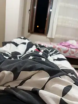 Snapshot of LAZ3R1 chatting on September 2025 08:02:01 PM LAZ3R1 online show from September 2025 08:02:01 PM