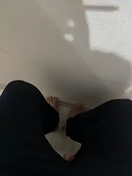 Snapshot of LAZ3R1 chatting on October 2025 10:39:01 PM LAZ3R1 online show from October 2025 10:39:01 PM