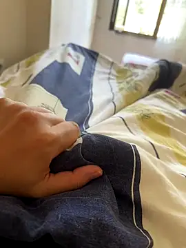 Snapshot of LAZ3R1 chatting on November 2025 08:02:02 AM LAZ3R1 online show from November 2025 08:02:02 AM