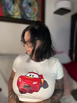 GabyMejiaa online show from December 2025 01:13:01 AM