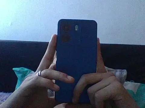 Snapshot of bluc96cm chatting on October 2025 01:39:02 PM bluc96cm online show from October 2025 01:39:02 PM