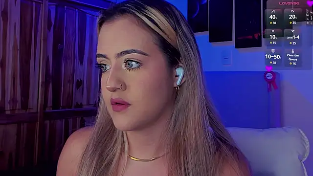 Snapshot of MaryMoon_ chatting on October 2025 07:10:02 PM MaryMoon online show from October 2025 07:10:02 PM