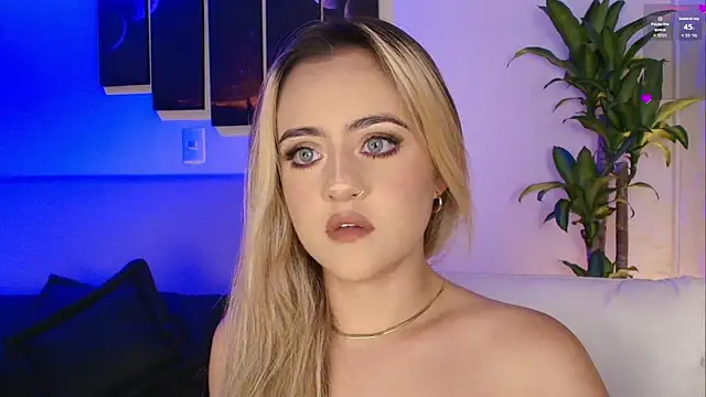 Snapshot of MaryMoon_ chatting on November 2025 12:32:01 AM MaryMoon online show from November 2025 12:32:01 AM