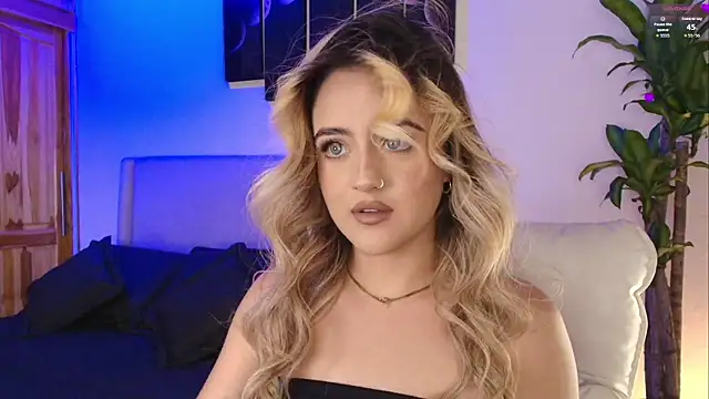 Snapshot of MaryMoon_ chatting on November 2025 09:00:02 PM MaryMoon online show from November 2025 09:00:02 PM